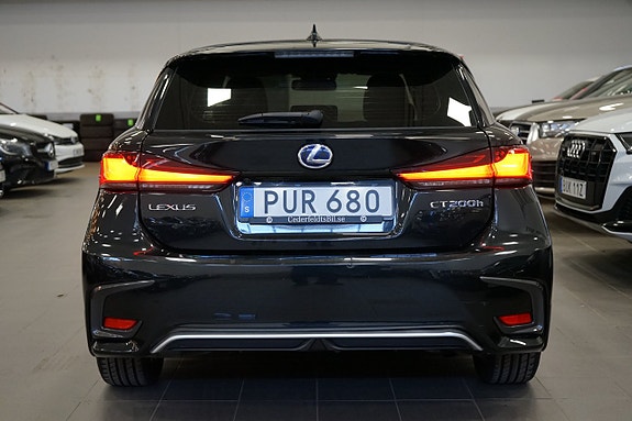 Lexus CT200h 5 of 13
