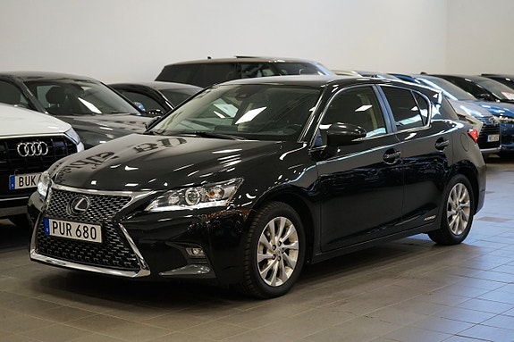 Lexus CT200h 2 of 13