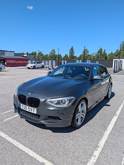 BMW 118d 3 of 5