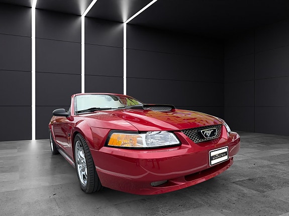 Ford Mustang 6 of 13
