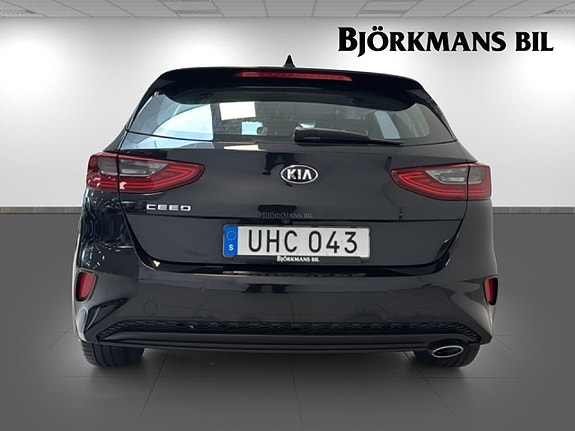 Kia Ceed 5 of 5