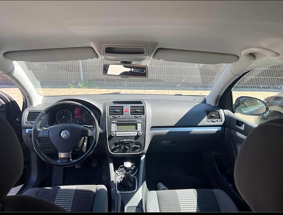 Volkswagen Golf V 5 of 5