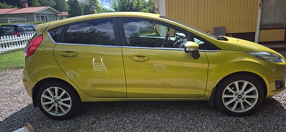 Ford Fiesta 3 of 5