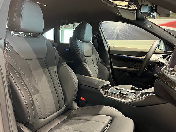 BMW i4 20 of 25