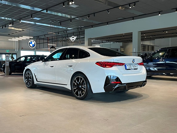 BMW i4 6 of 25