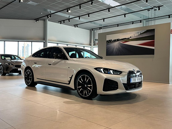 BMW i4 3 of 5