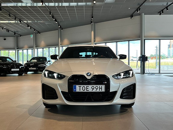 BMW i4 2 of 5