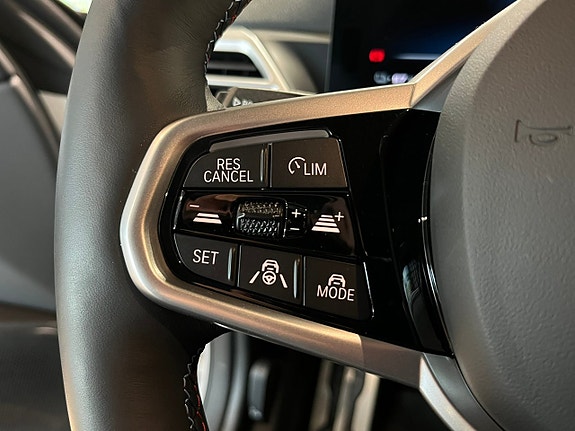 BMW i4 12 of 25