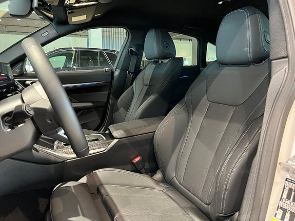 BMW i4 9 of 25