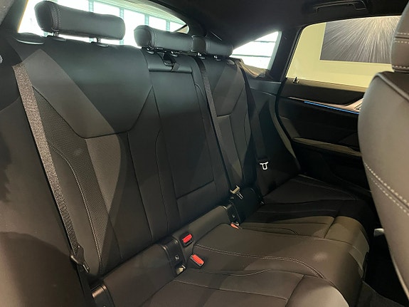 BMW i4 22 of 25