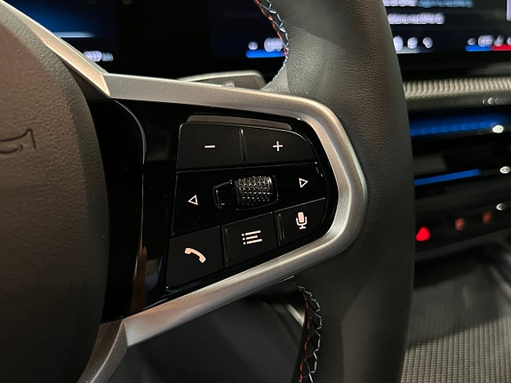 BMW i4 13 of 25