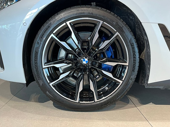 BMW i4 8 of 25