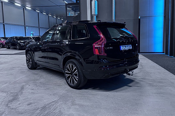 Volvo XC90 4 of 5