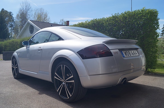 Audi TT 2 of 5