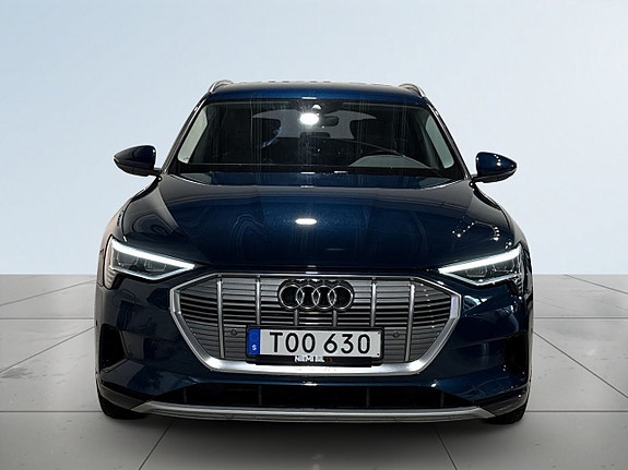Audi e-tron 2 of 20