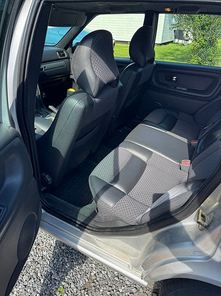 Volvo V70 3 of 5