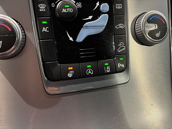 Volvo XC60 16 of 17