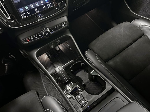 Volvo XC40 17 of 20