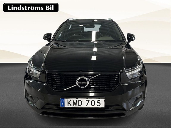 Volvo XC40 8 of 20