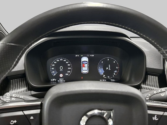 Volvo XC40 14 of 20