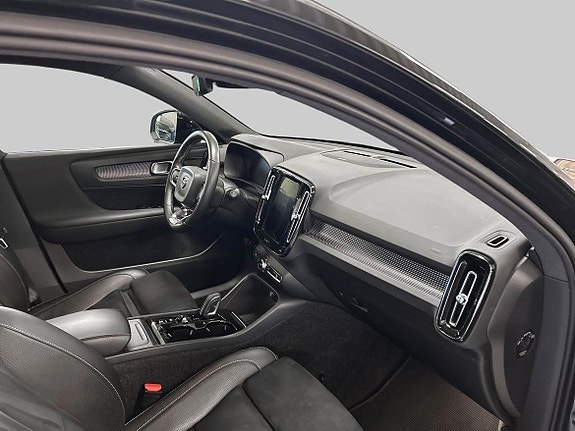 Volvo XC40 9 of 20