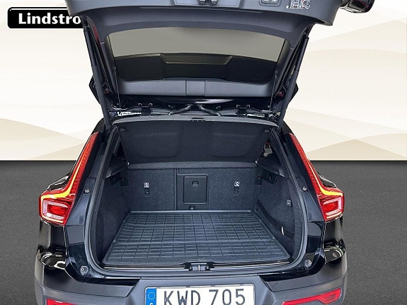 Volvo XC40 12 of 20