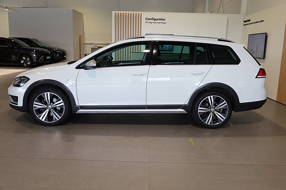 Volkswagen Golf Alltrack 4 of 5
