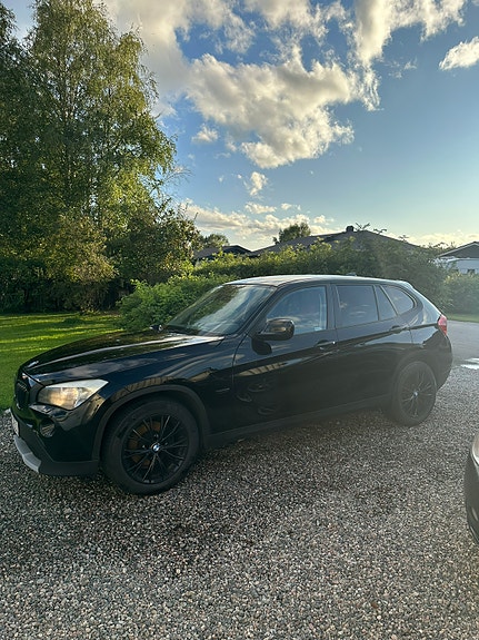 BMW X1 4 of 5