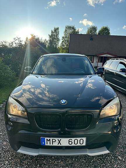 BMW X1 3 of 5