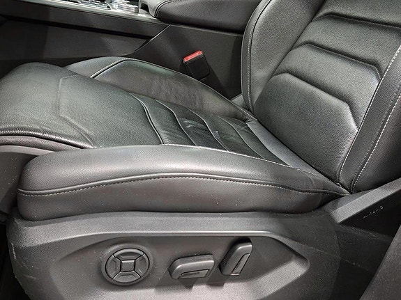 Volkswagen Touareg 8 of 24
