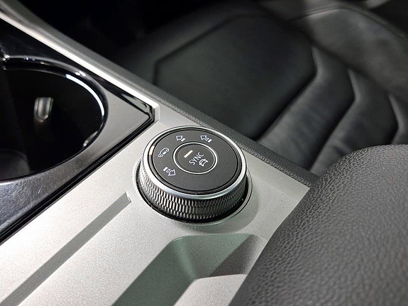 Volkswagen Touareg 16 of 24