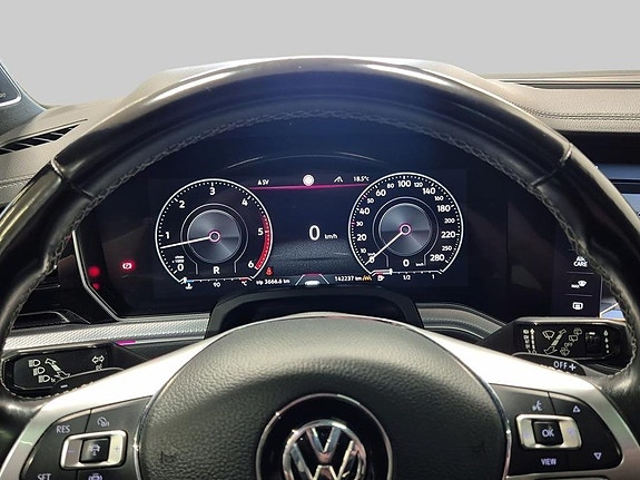 Volkswagen Touareg 10 of 24
