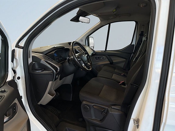 Ford Custom Tourneo 7 of 19