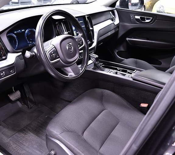 Volvo XC60 11 of 21