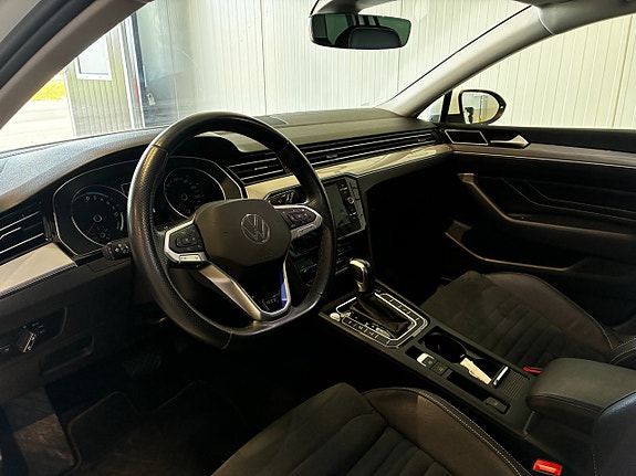 Volkswagen Passat 6 of 10