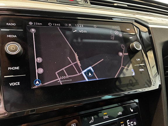 Volkswagen Passat 8 of 10