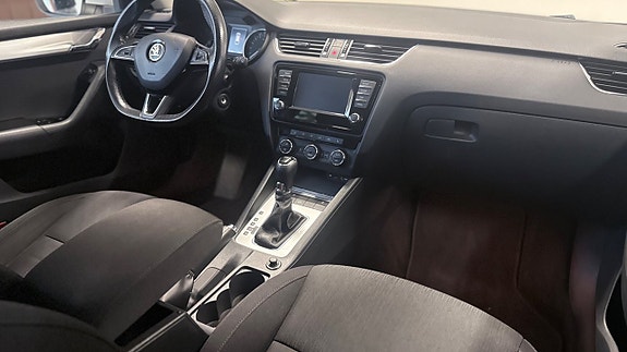 Skoda Octavia 12 of 18
