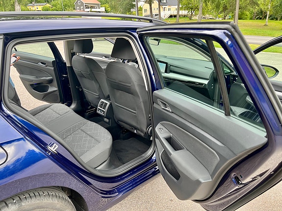Volkswagen Golf VIII 18 of 20