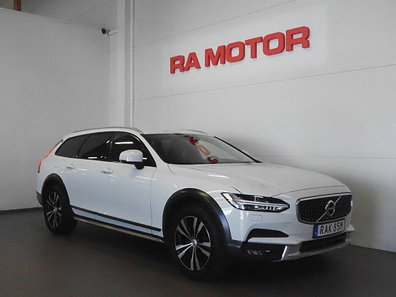 Volvo V90 Cross Country 3 of 26