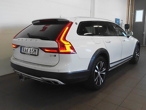 Volvo V90 Cross Country 6 of 26