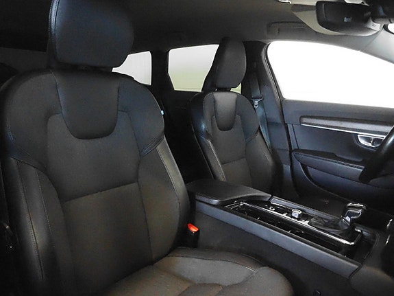 Volvo V90 Cross Country 9 of 26