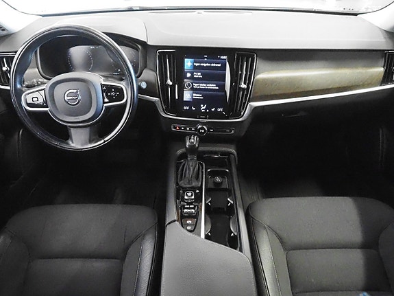 Volvo V90 Cross Country 12 of 26