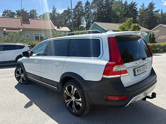 Volvo XC70 4 of 5