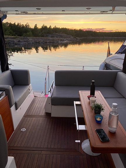 Sealine SC35 2 of 5