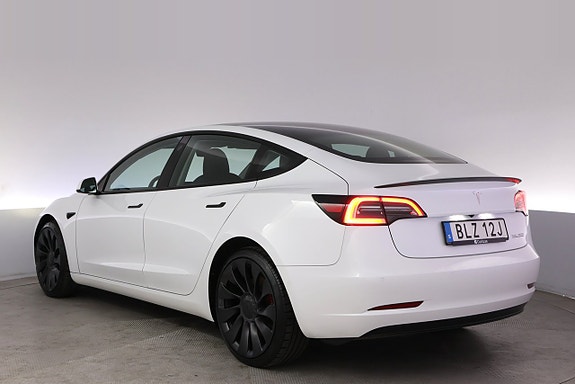 Tesla Model 3 4 of 5