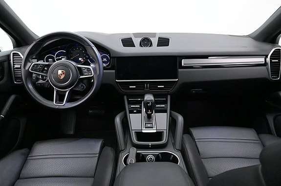 Porsche Cayenne 6 of 27