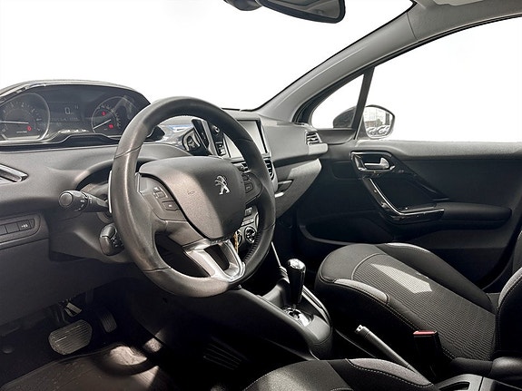Peugeot 208 4 of 5