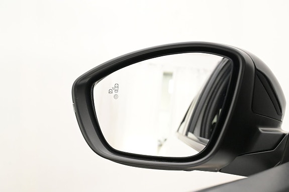 Peugeot e-208 21 of 27