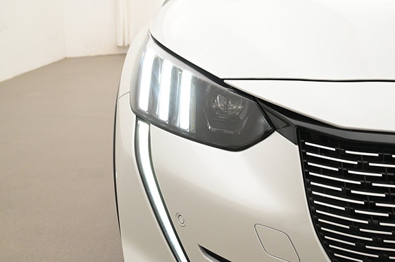 Peugeot e-208 25 of 27