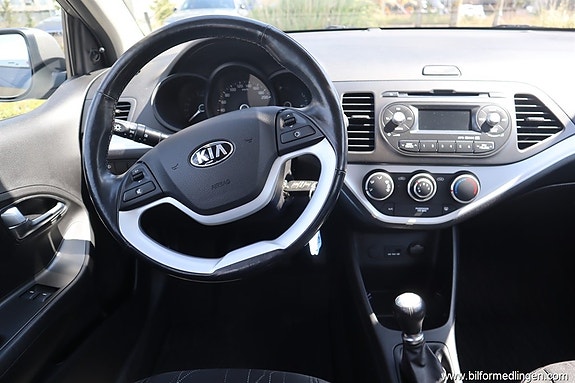 Kia Picanto 3 of 5